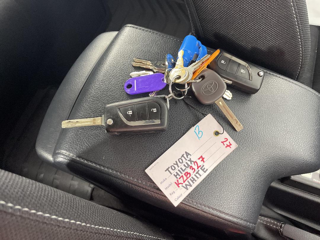 Photo '22' of Toyota Hilux