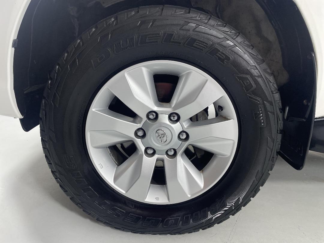 Photo '10' of Toyota Hilux