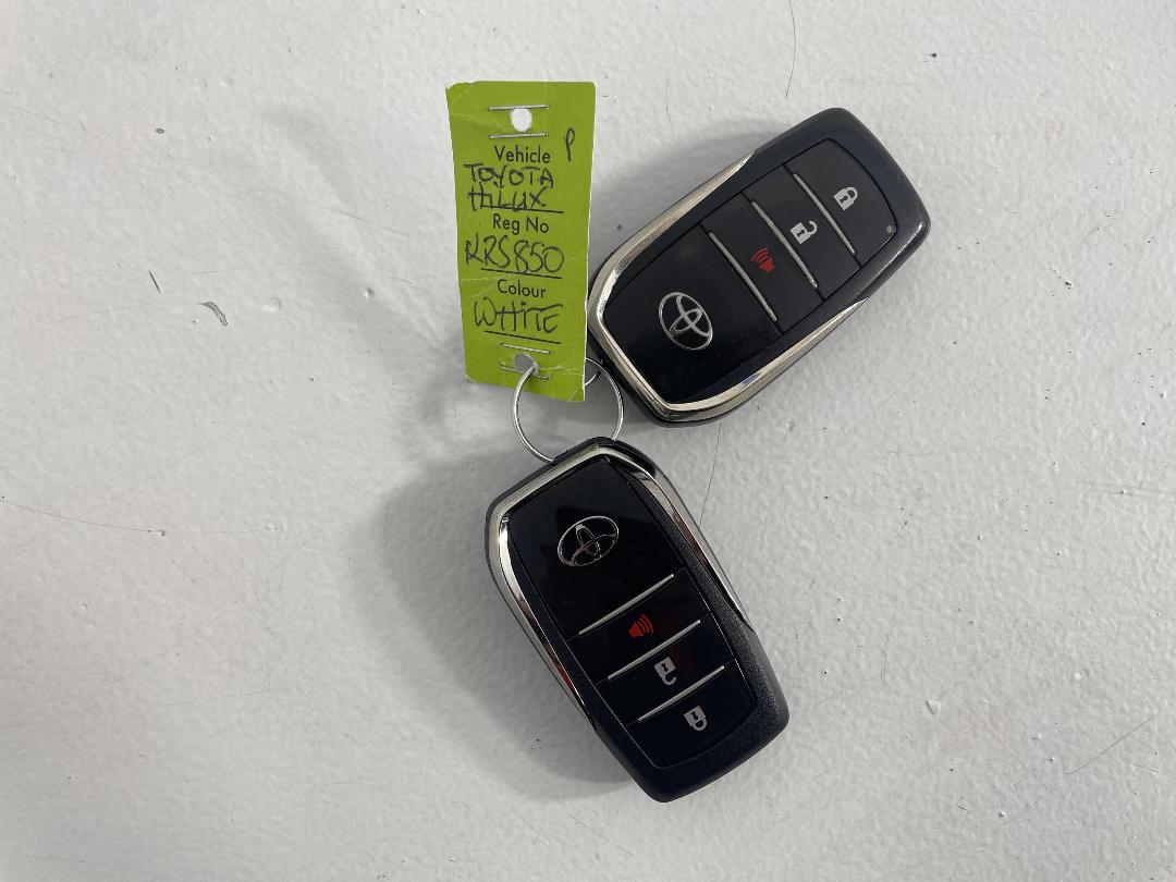 Photo '22' of Toyota Hilux