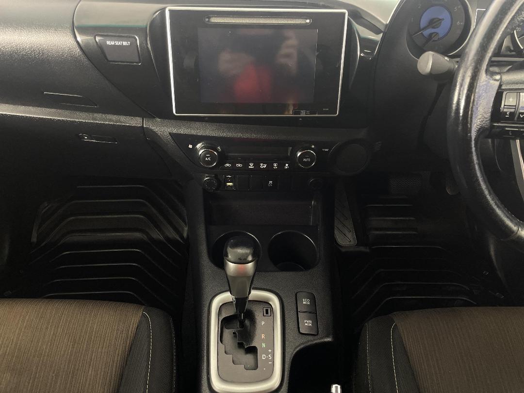 Photo '18' of Toyota Hilux