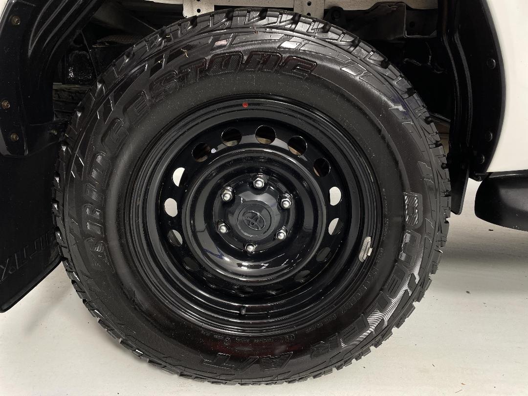 Photo '12' of Toyota Hilux