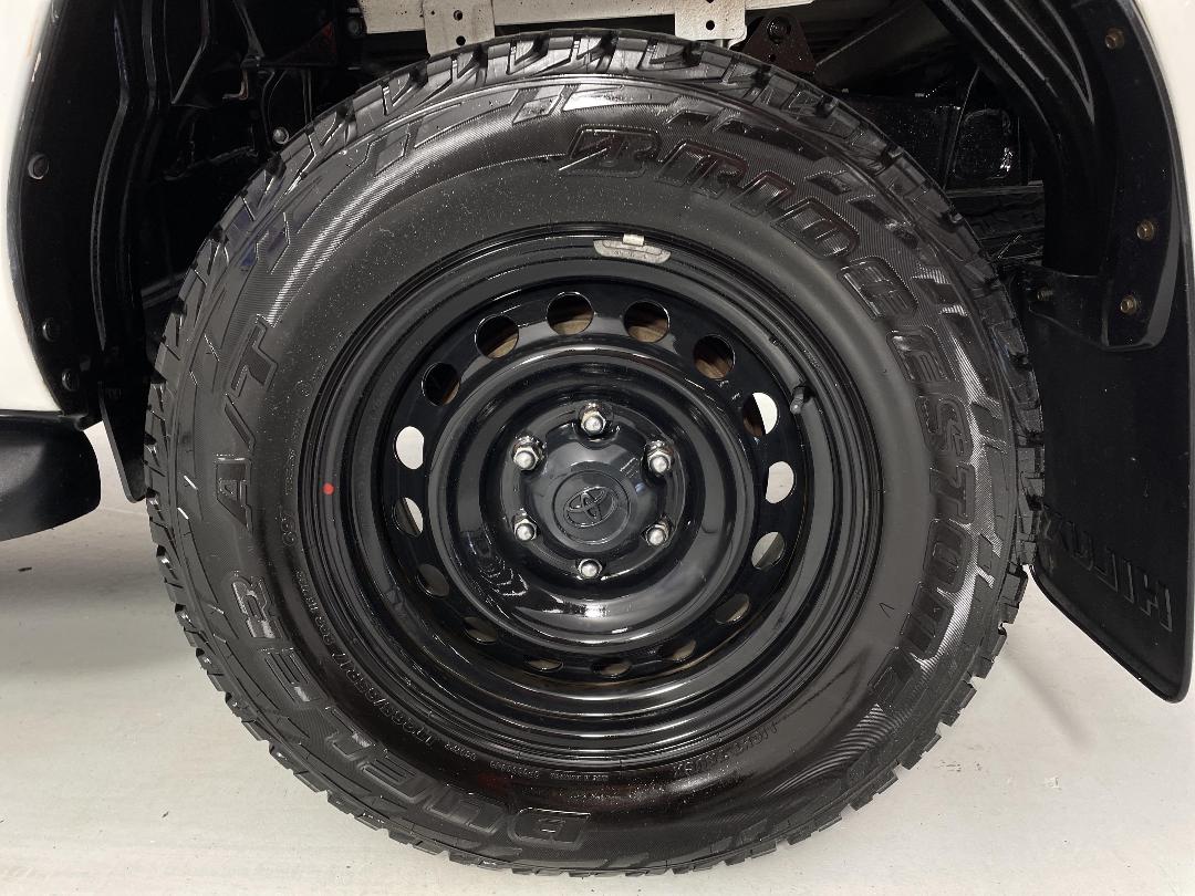 Photo '11' of Toyota Hilux