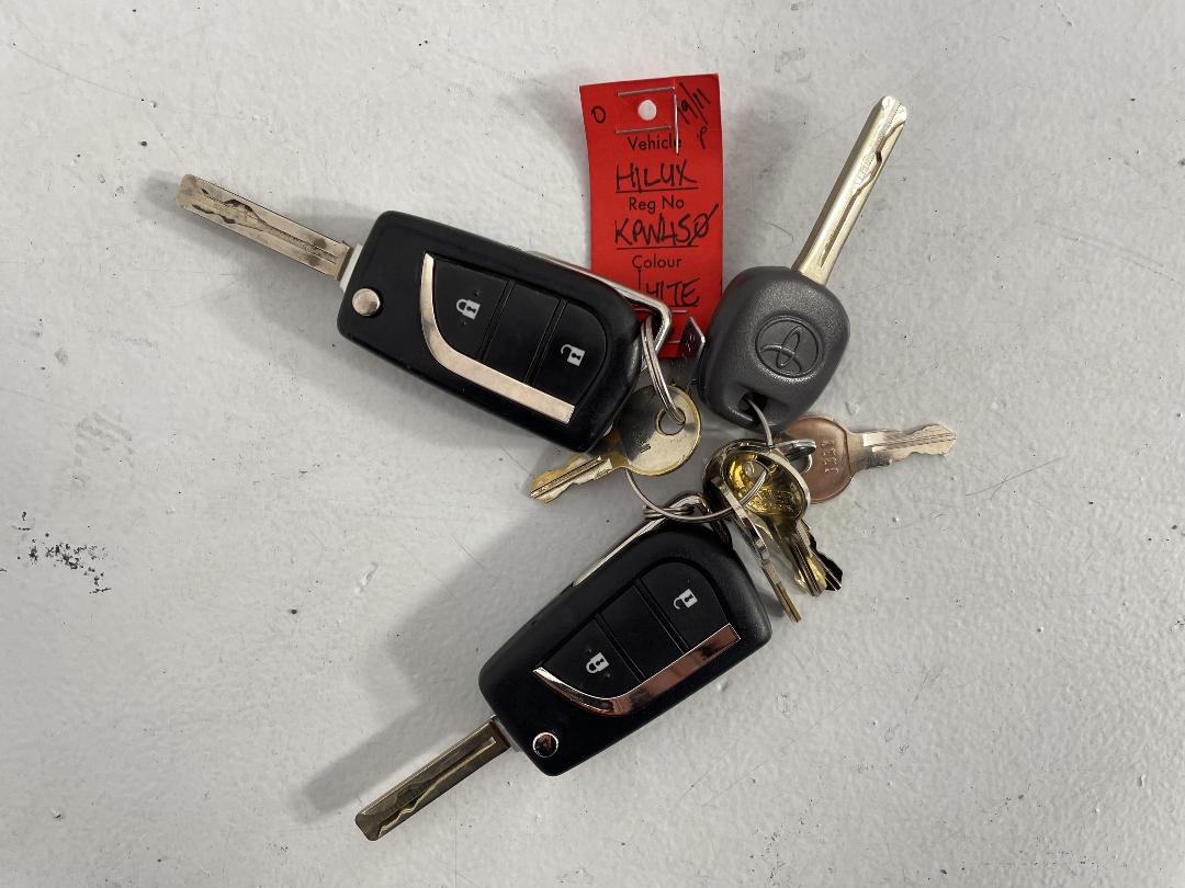 Photo '22' of Toyota Hilux