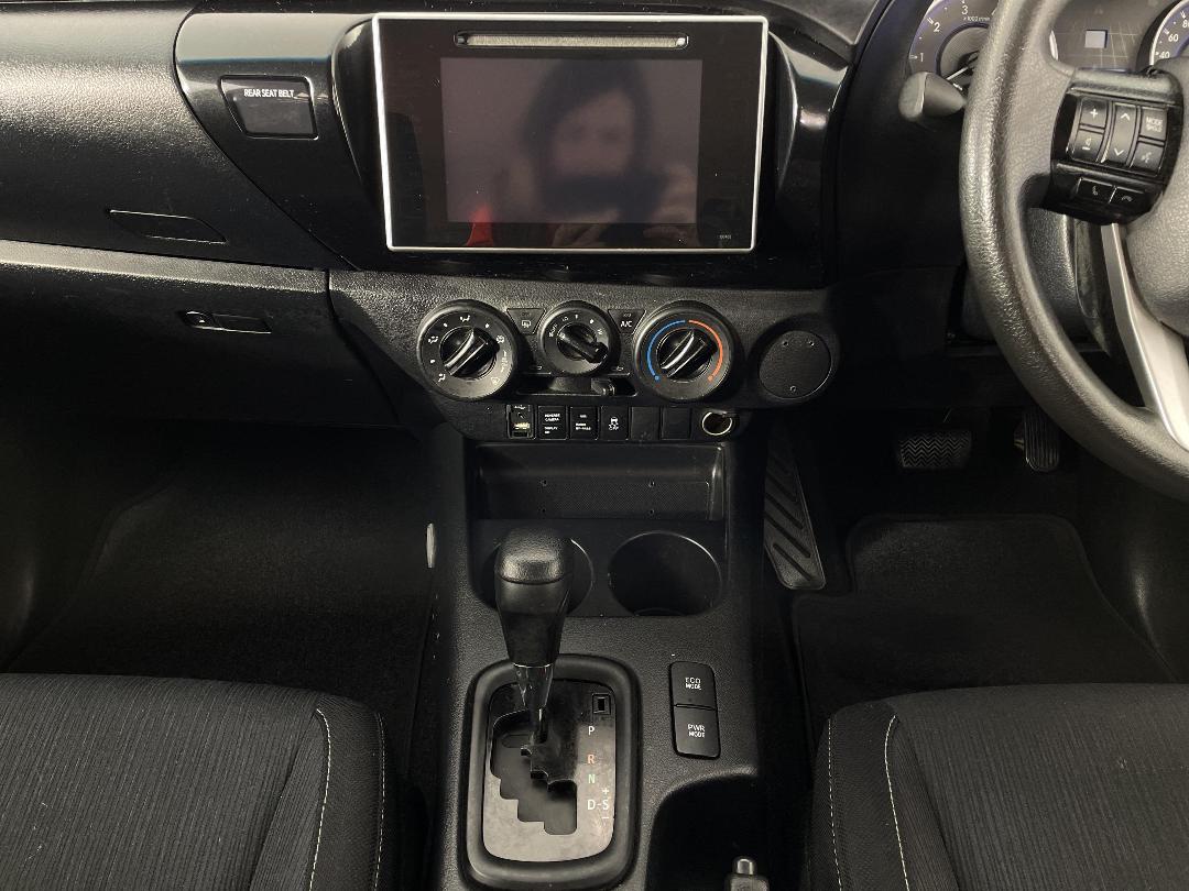 Photo '18' of Toyota Hilux