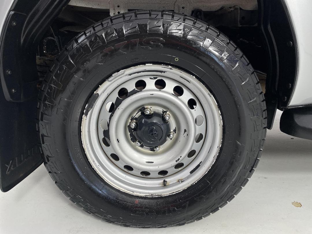 Photo '12' of Toyota Hilux