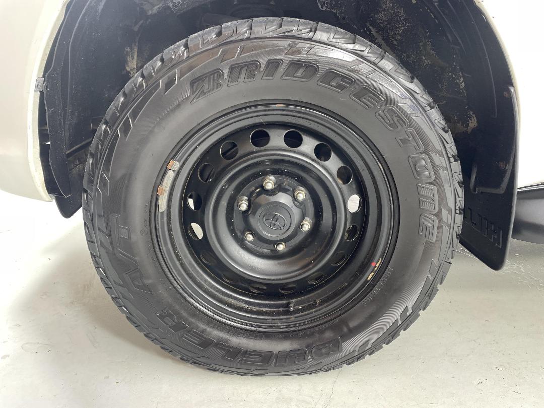 Photo '10' of Toyota Hilux