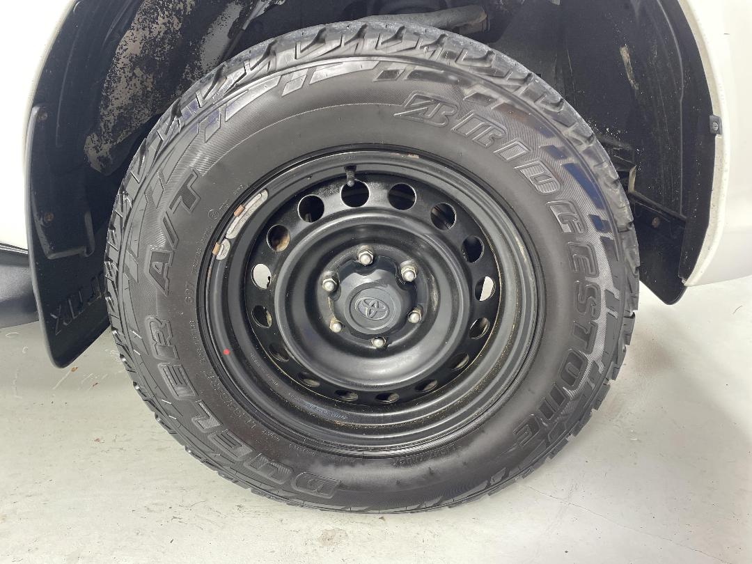 Photo '9' of Toyota Hilux