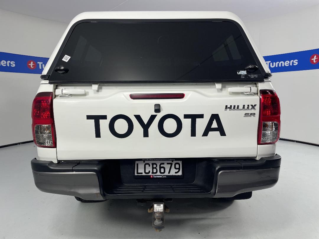 Photo '6' of Toyota Hilux