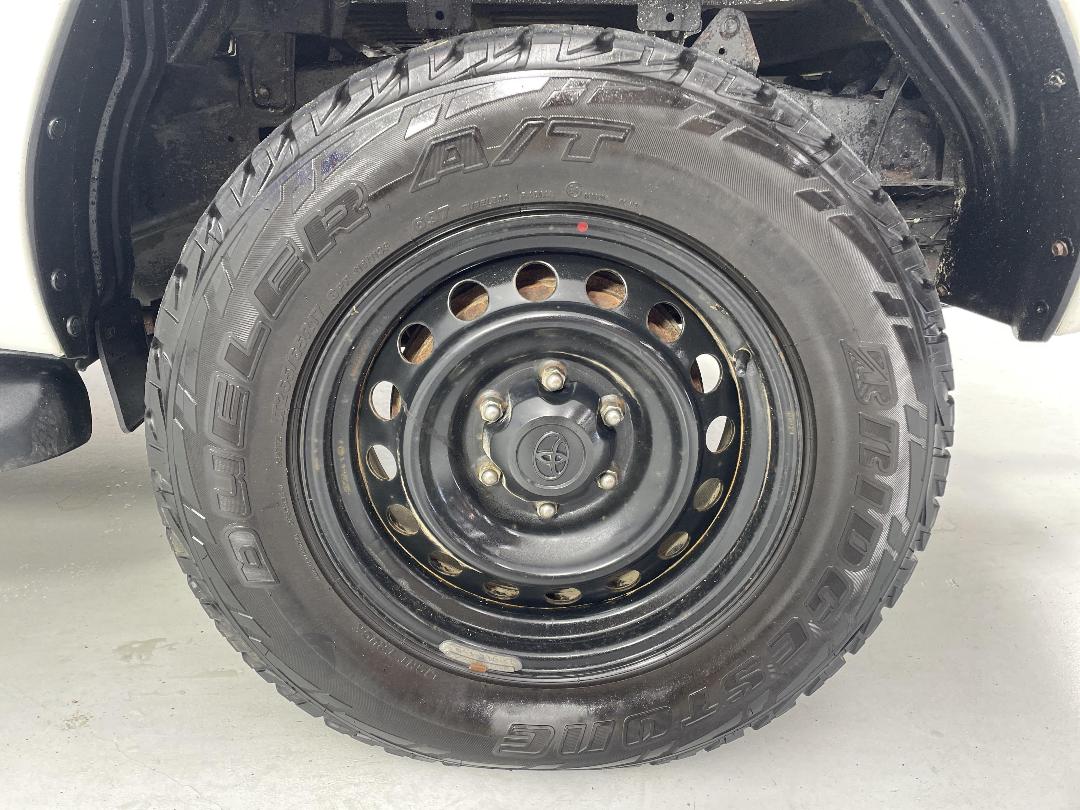 Photo '11' of Toyota Hilux