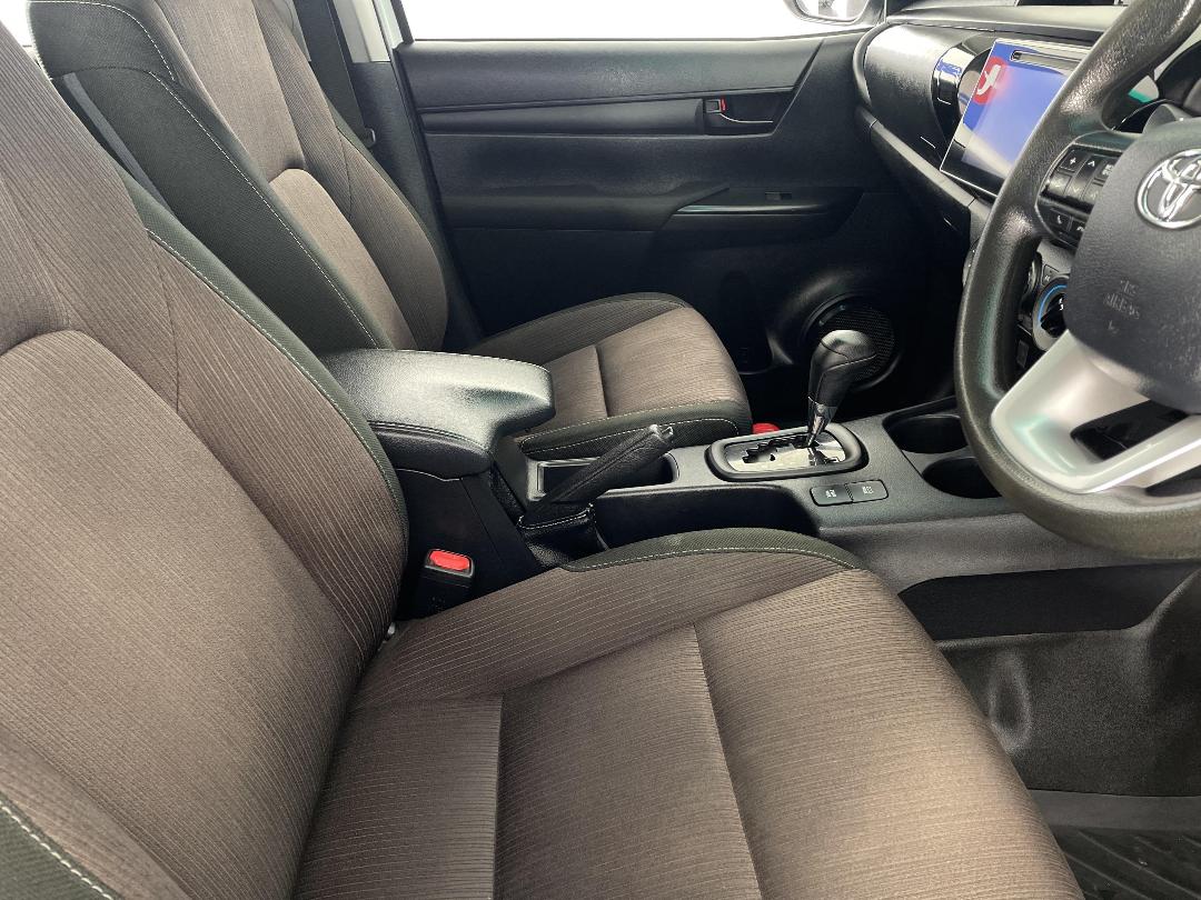 Photo '16' of Toyota Hilux