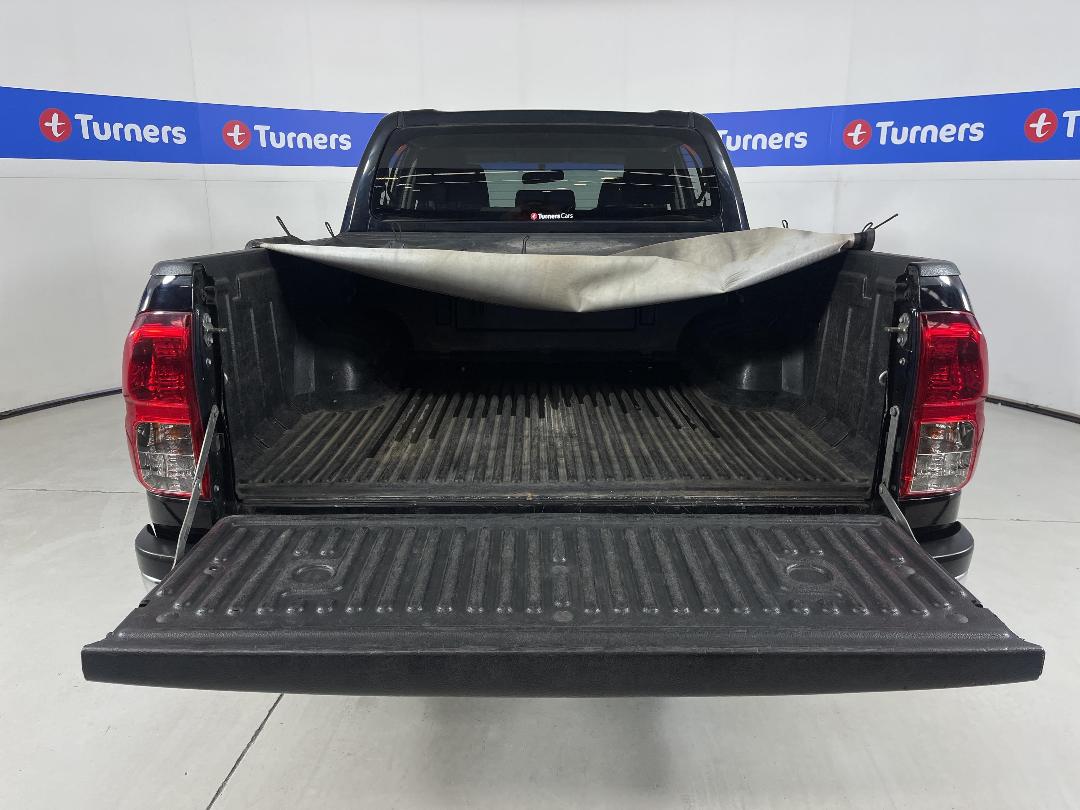 Photo '14' of Toyota Hilux