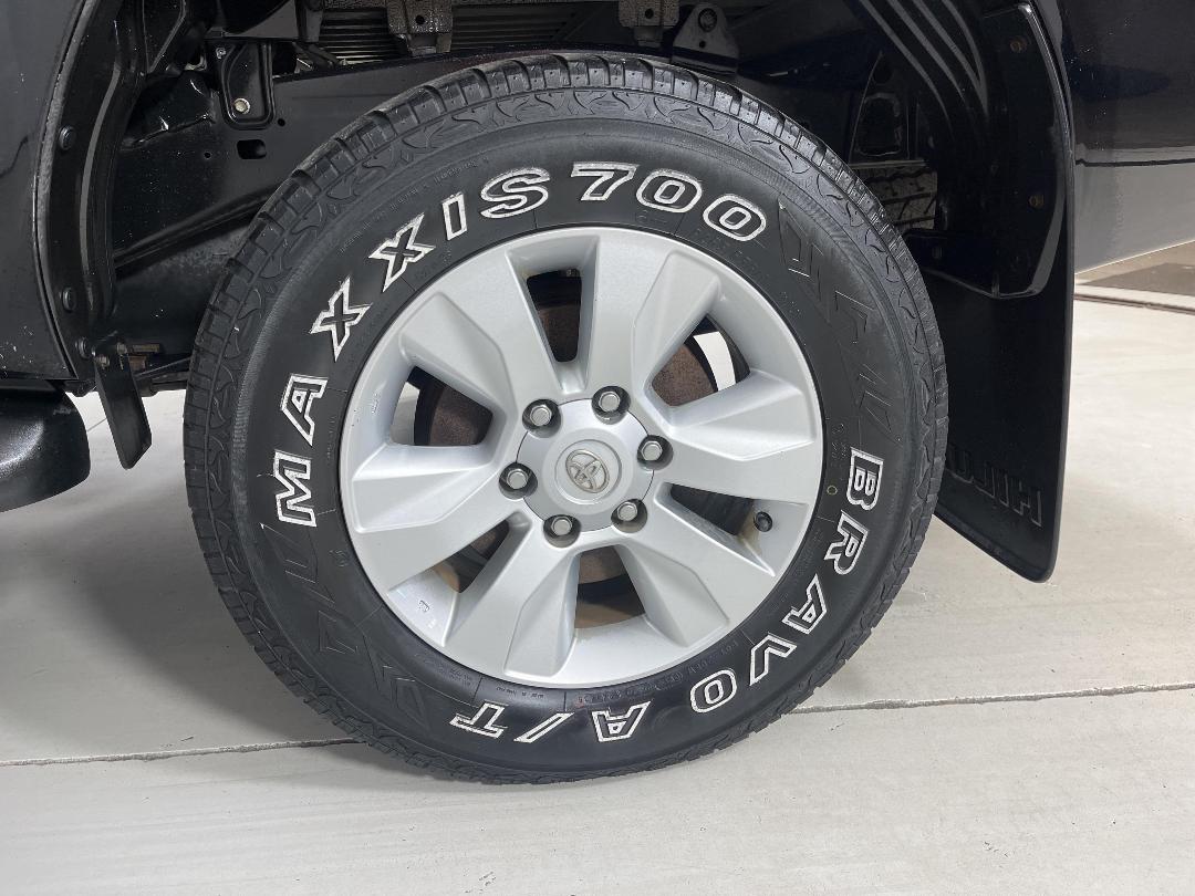 Photo '11' of Toyota Hilux