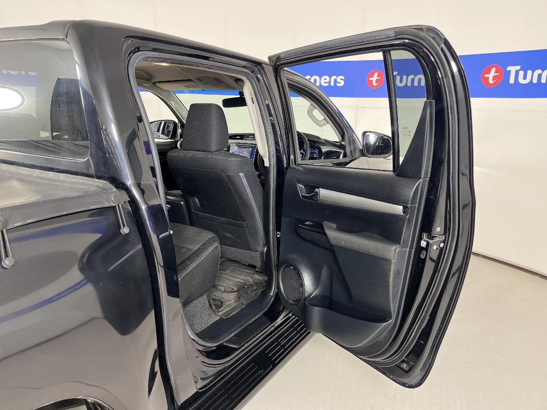 Photo '19' of Toyota Hilux