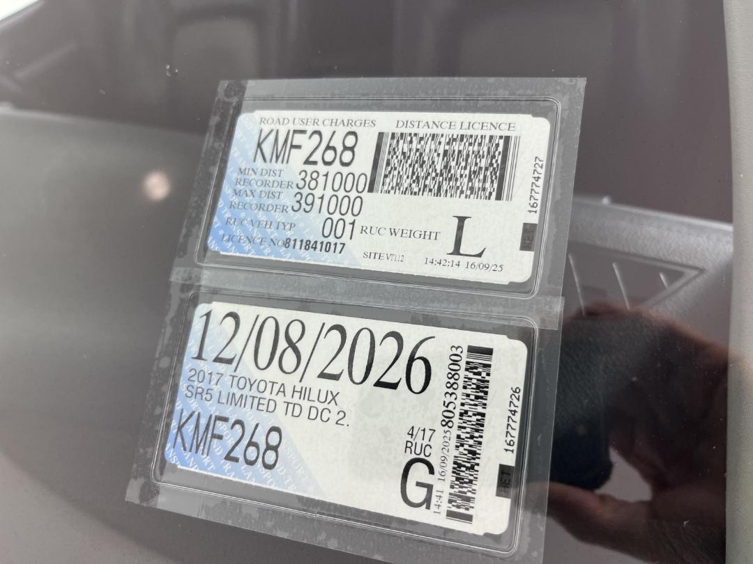 Photo '27' of Toyota Hilux Photo '27' of Toyota Hilux