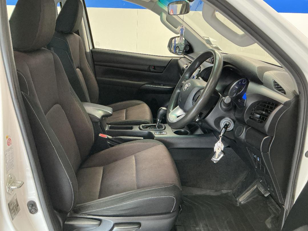 Photo '16' of Toyota Hilux Photo '16' of Toyota Hilux