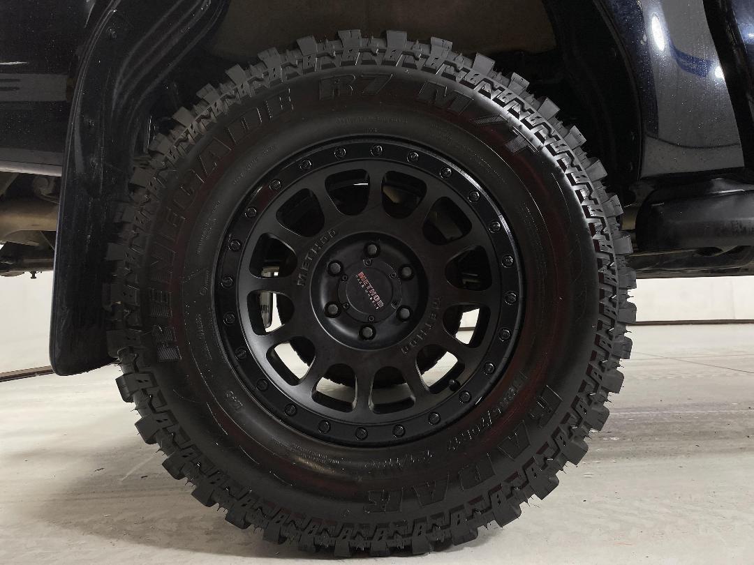 Photo '12' of Toyota Hilux