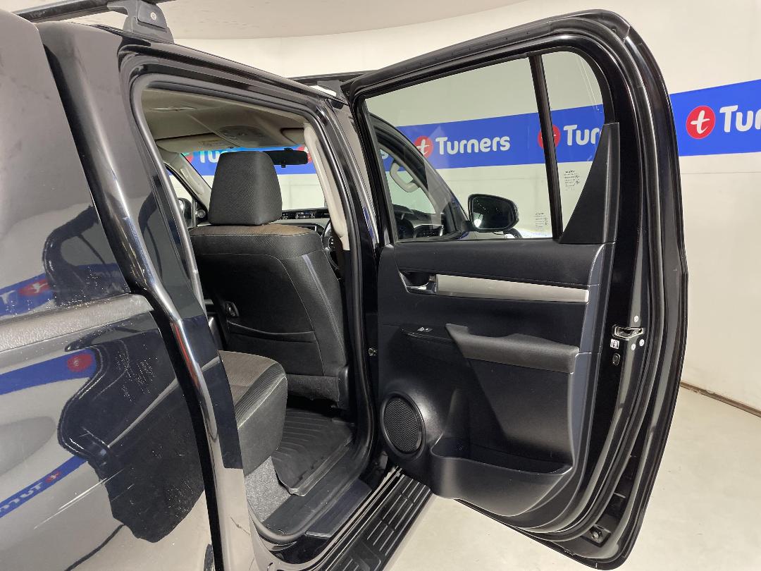 Photo '19' of Toyota Hilux