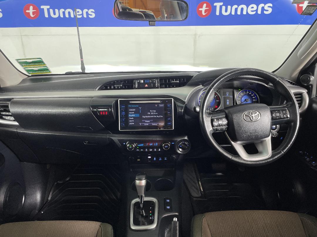 Photo '17' of Toyota Hilux