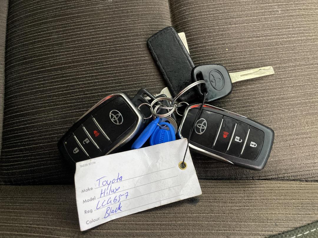 Photo '22' of Toyota Hilux