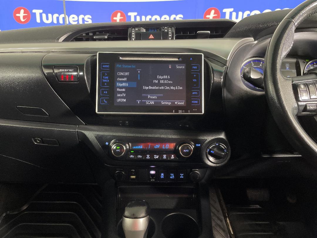 Photo '18' of Toyota Hilux