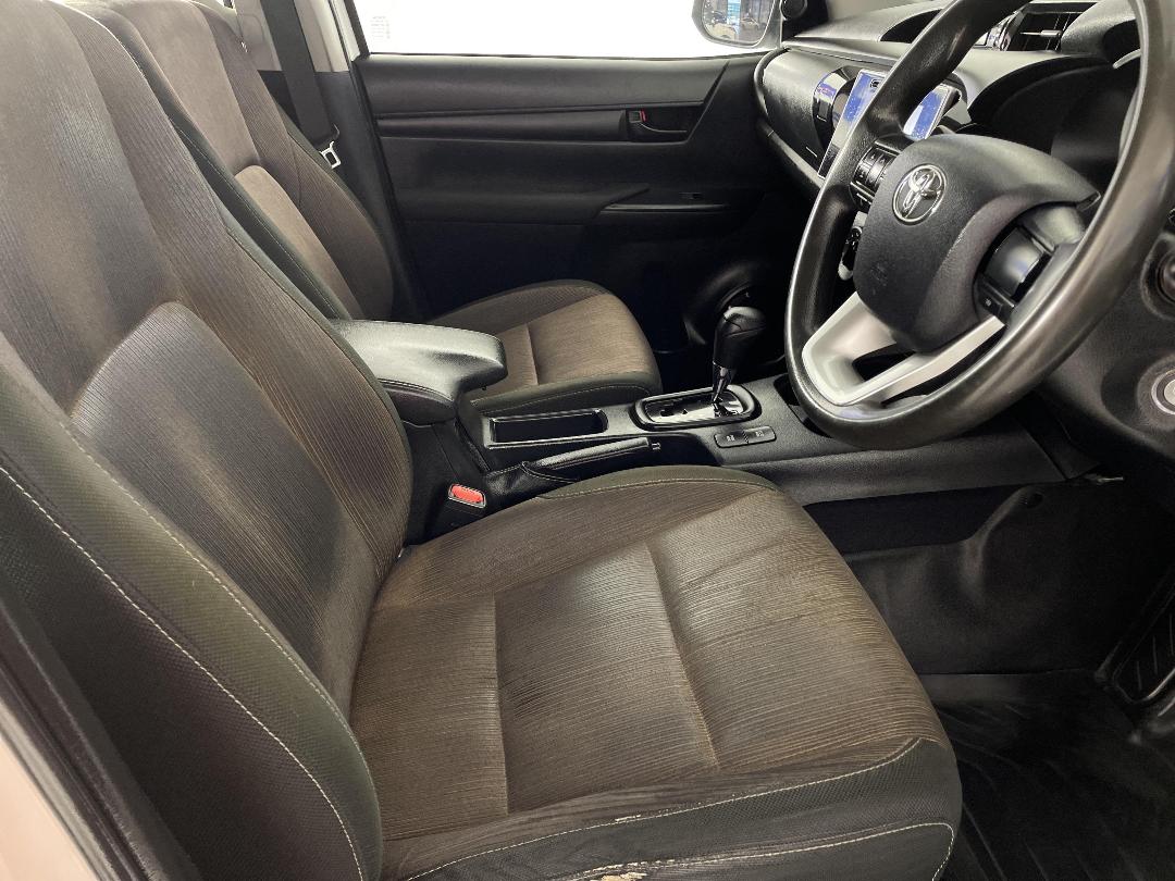 Photo '16' of Toyota Hilux