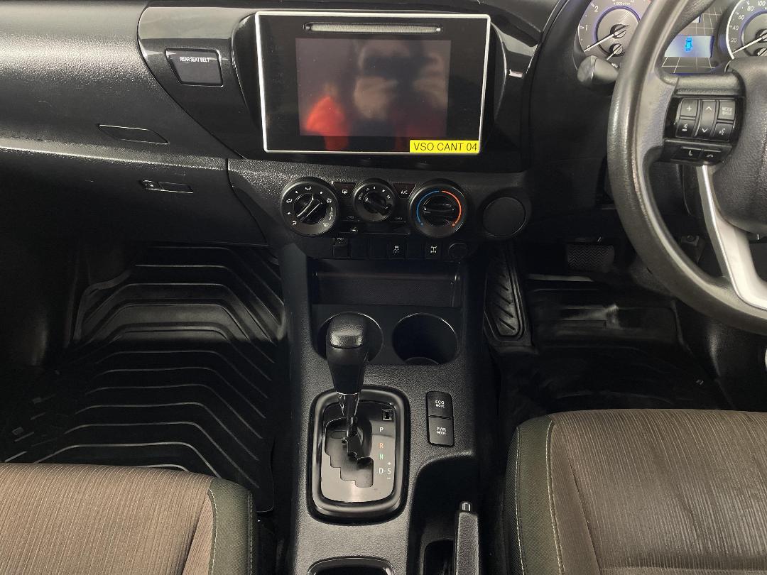 Photo '18' of Toyota Hilux