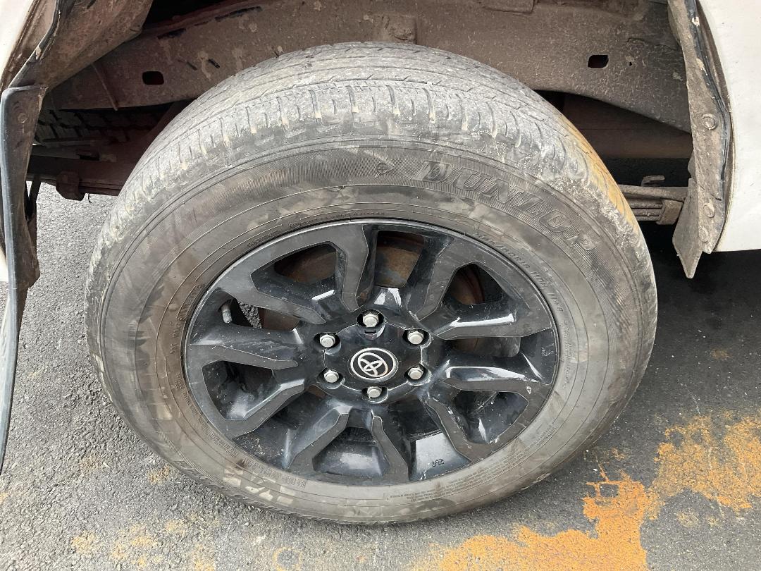 Photo '8' of Toyota Hilux SR5 TD DC Photo '8' of Toyota Hilux SR5 TD DC