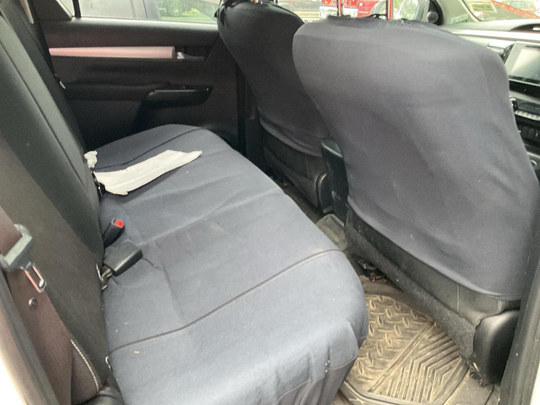 Photo '17' of Toyota Hilux SR5 TD DC Photo '17' of Toyota Hilux SR5 TD DC