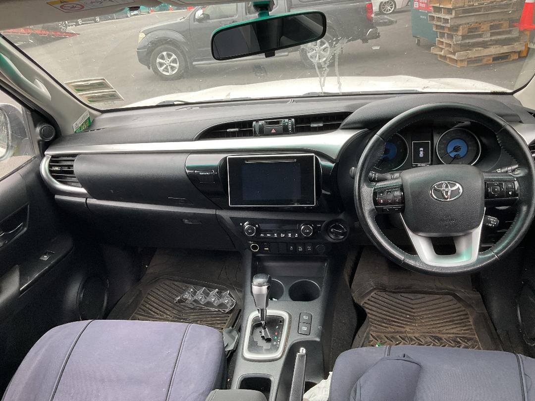 Photo '16' of Toyota Hilux SR5 TD DC Photo '16' of Toyota Hilux SR5 TD DC