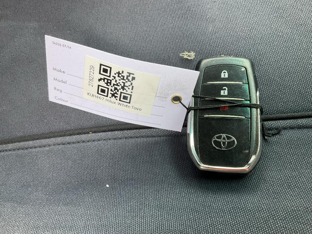 Photo '24' of Toyota Hilux SR5 TD DC Photo '24' of Toyota Hilux SR5 TD DC