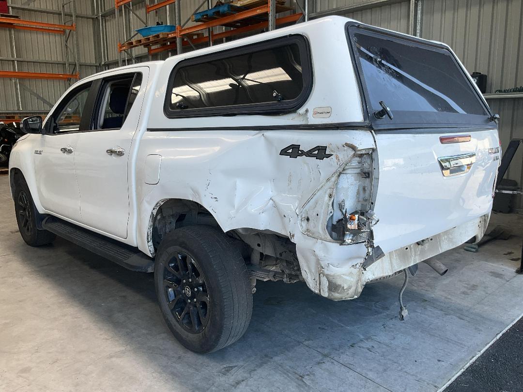 Photo '3' of Toyota Hilux SR5 TD DC Photo '3' of Toyota Hilux SR5 TD DC