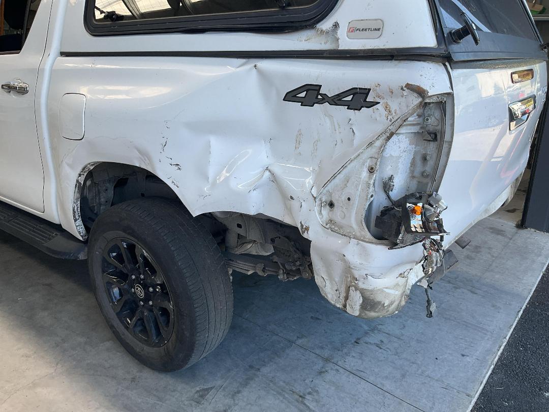 Photo '7' of Toyota Hilux SR5 TD DC Photo '7' of Toyota Hilux SR5 TD DC