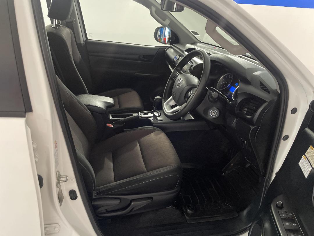 Photo '16' of Toyota Hilux