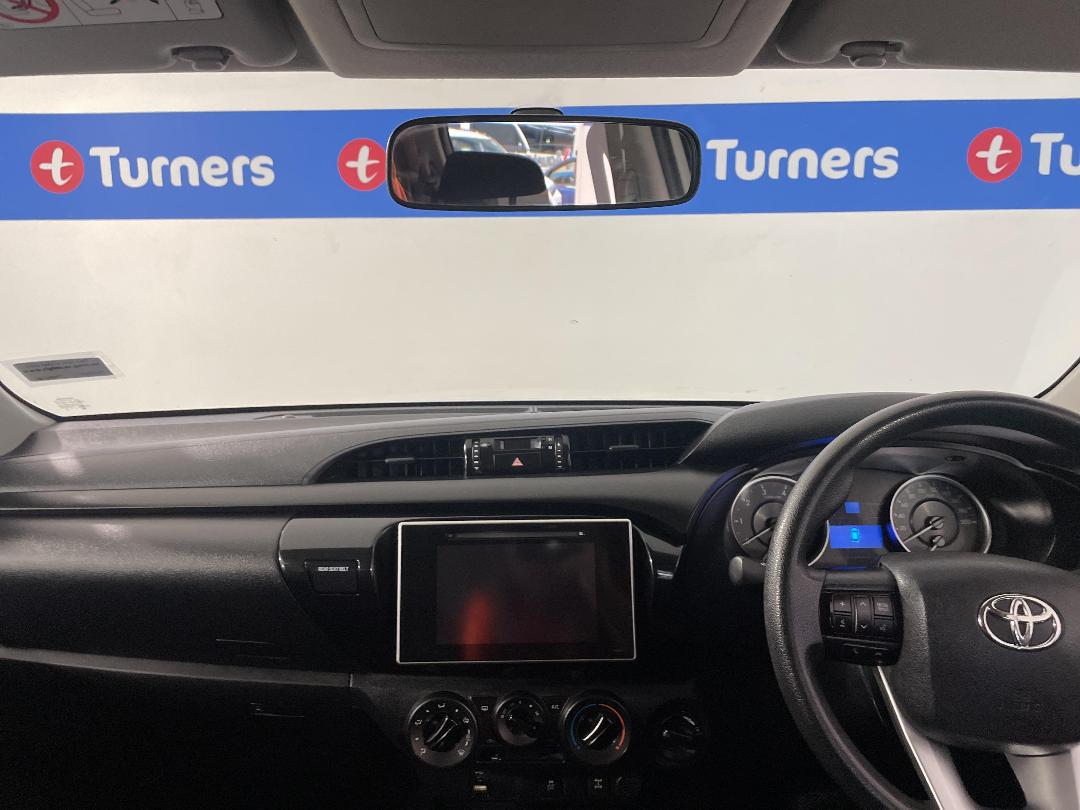 Photo '17' of Toyota Hilux