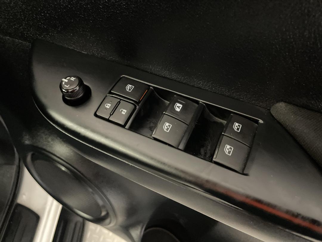 Photo '24' of Toyota Hilux