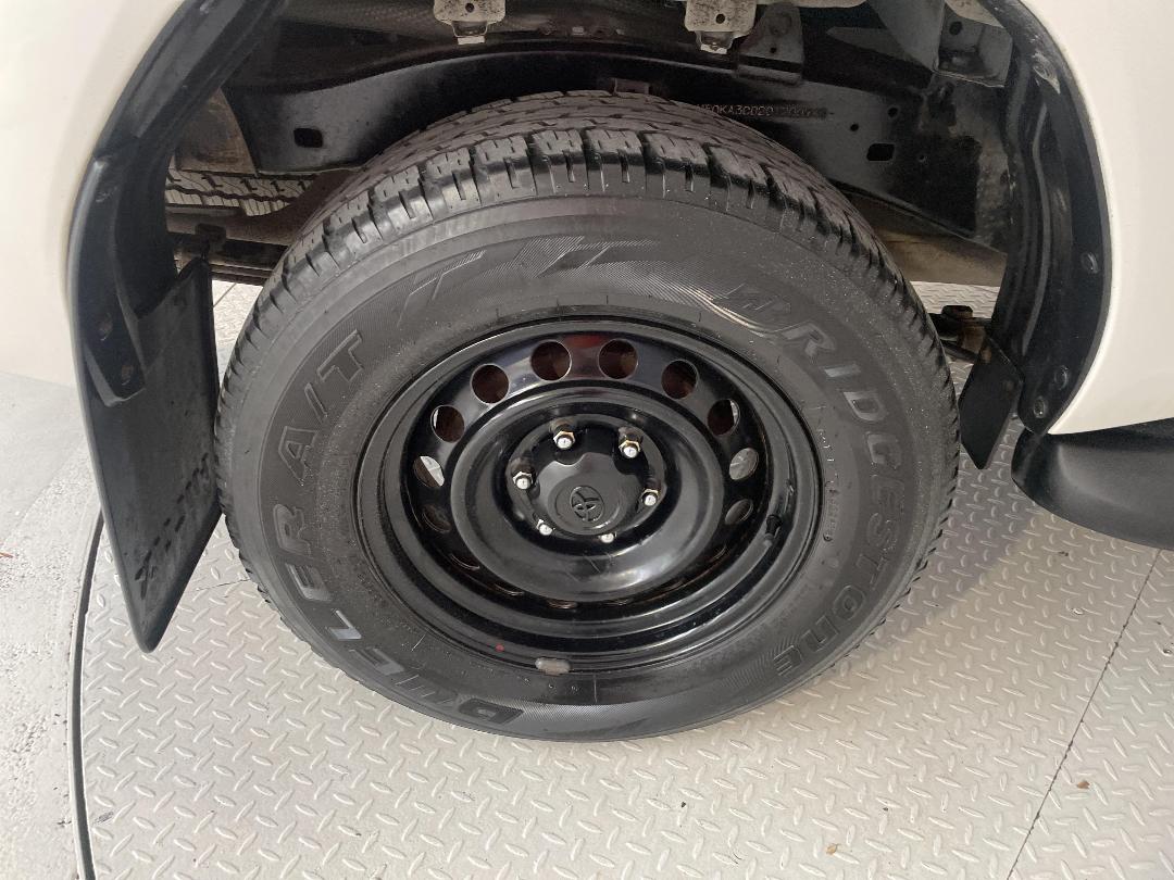 Photo '12' of Toyota Hilux