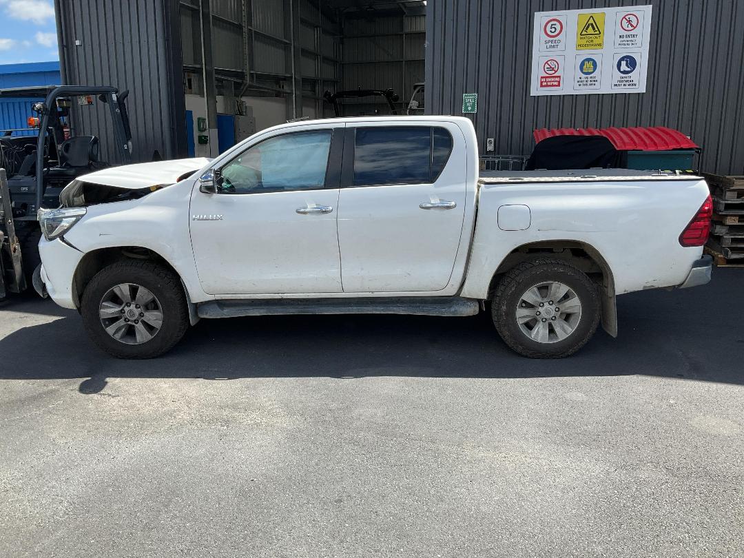 Photo '6' of Toyota Hilux SR5 TD DC Photo '6' of Toyota Hilux SR5 TD DC