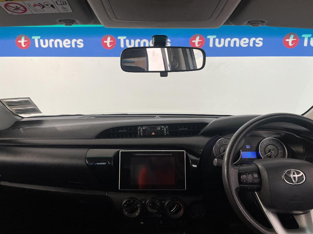 Photo '17' of Toyota Hilux