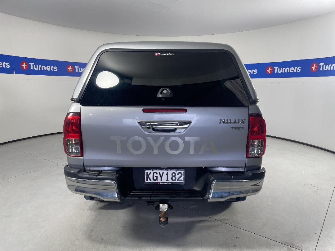 Photo '6' of Toyota Hilux