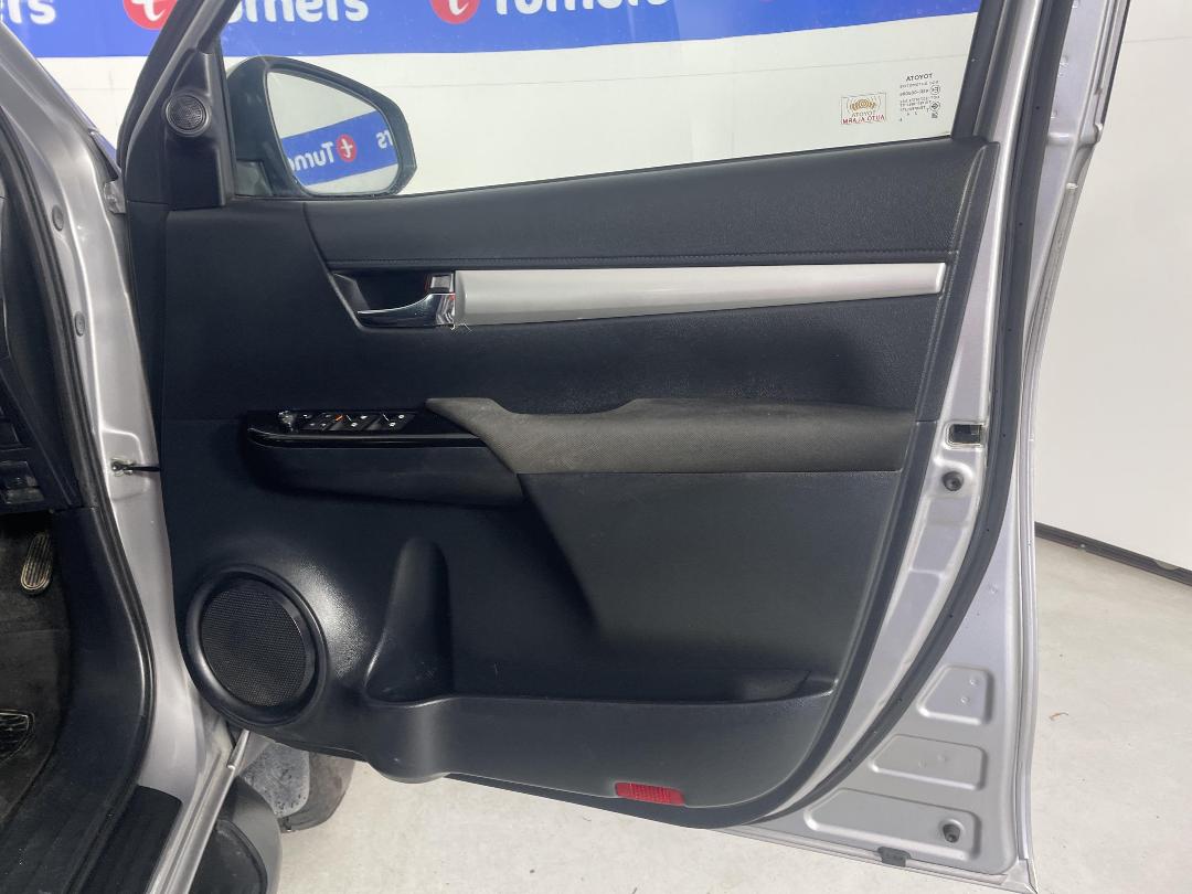 Photo '15' of Toyota Hilux