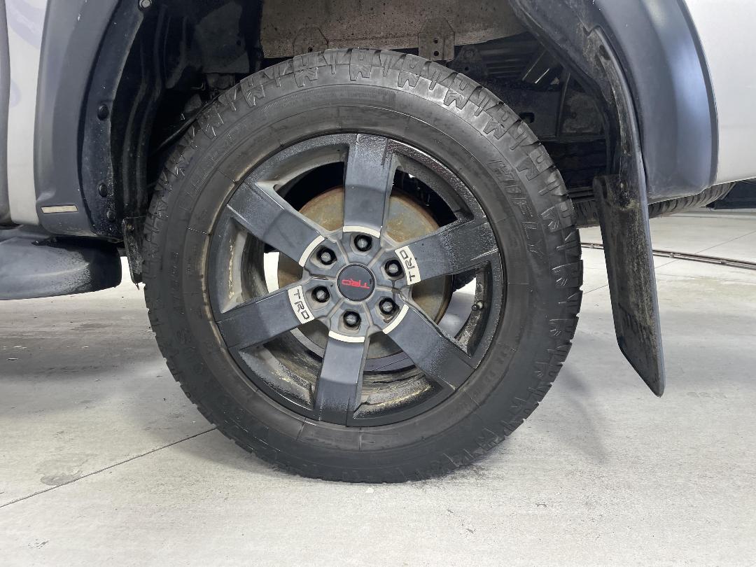 Photo '11' of Toyota Hilux