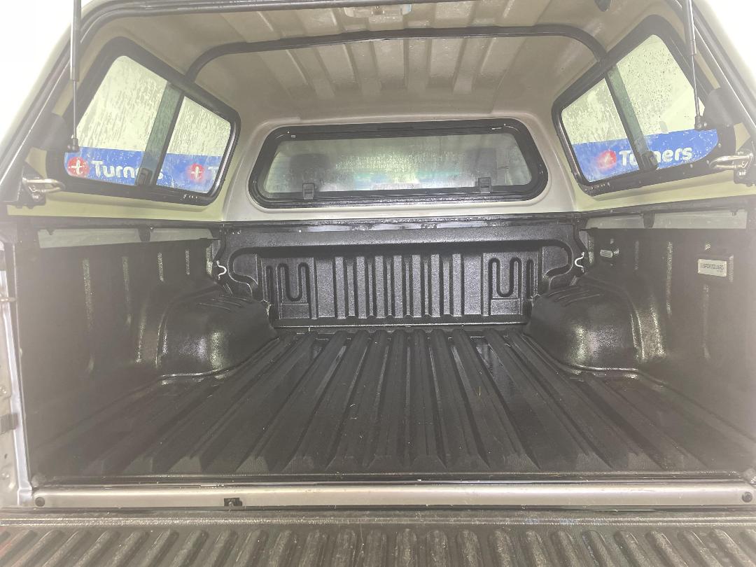 Photo '14' of Toyota Hilux