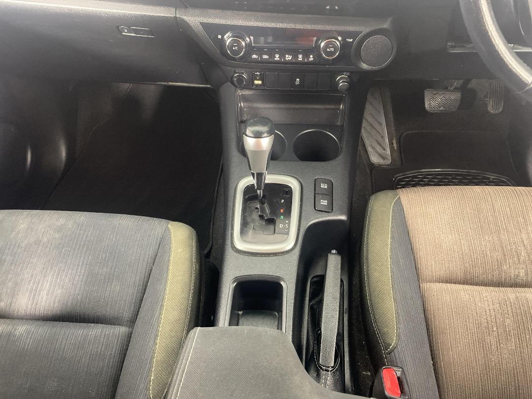 Photo '18' of Toyota Hilux