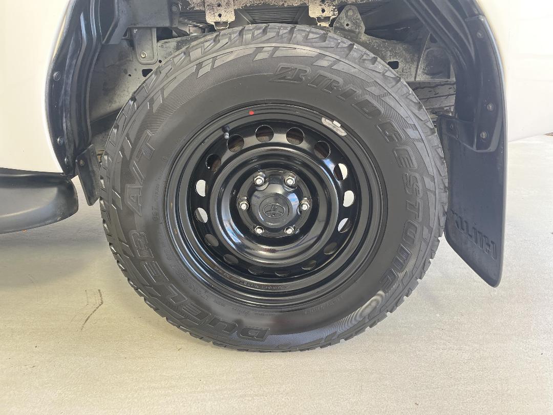 Photo '11' of Toyota Hilux