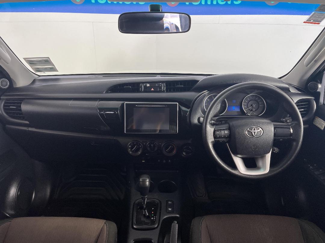 Photo '17' of Toyota Hilux