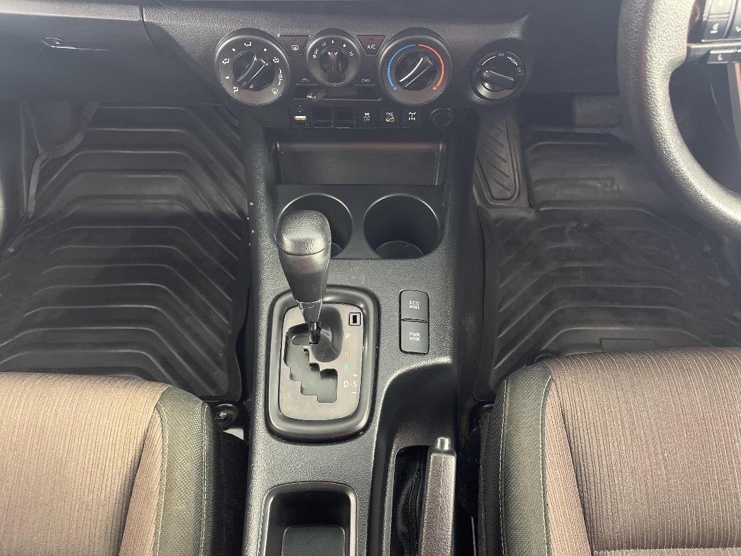 Photo '18' of Toyota Hilux