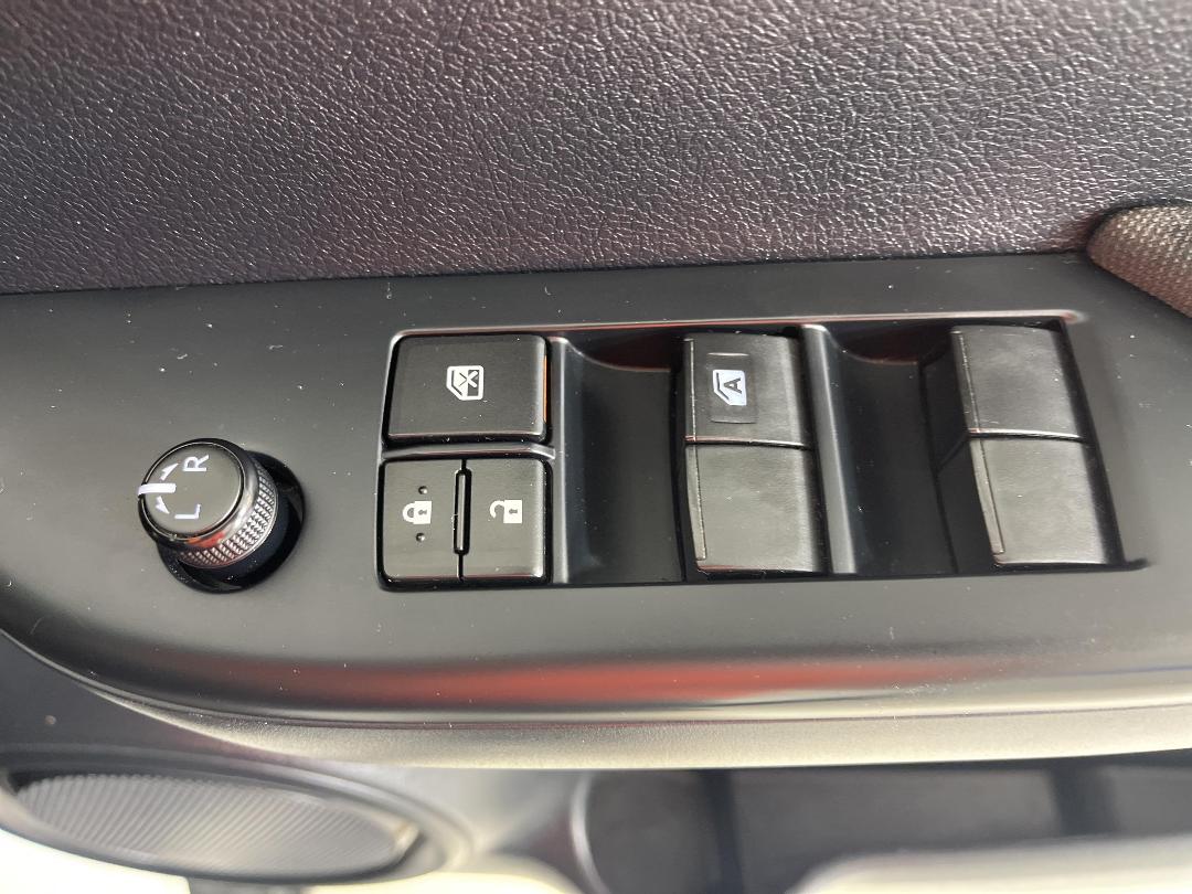 Photo '24' of Toyota Hilux