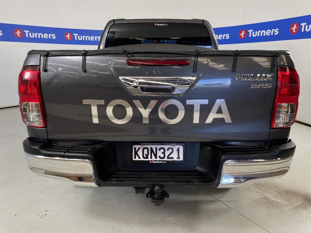 Photo '6' of Toyota Hilux