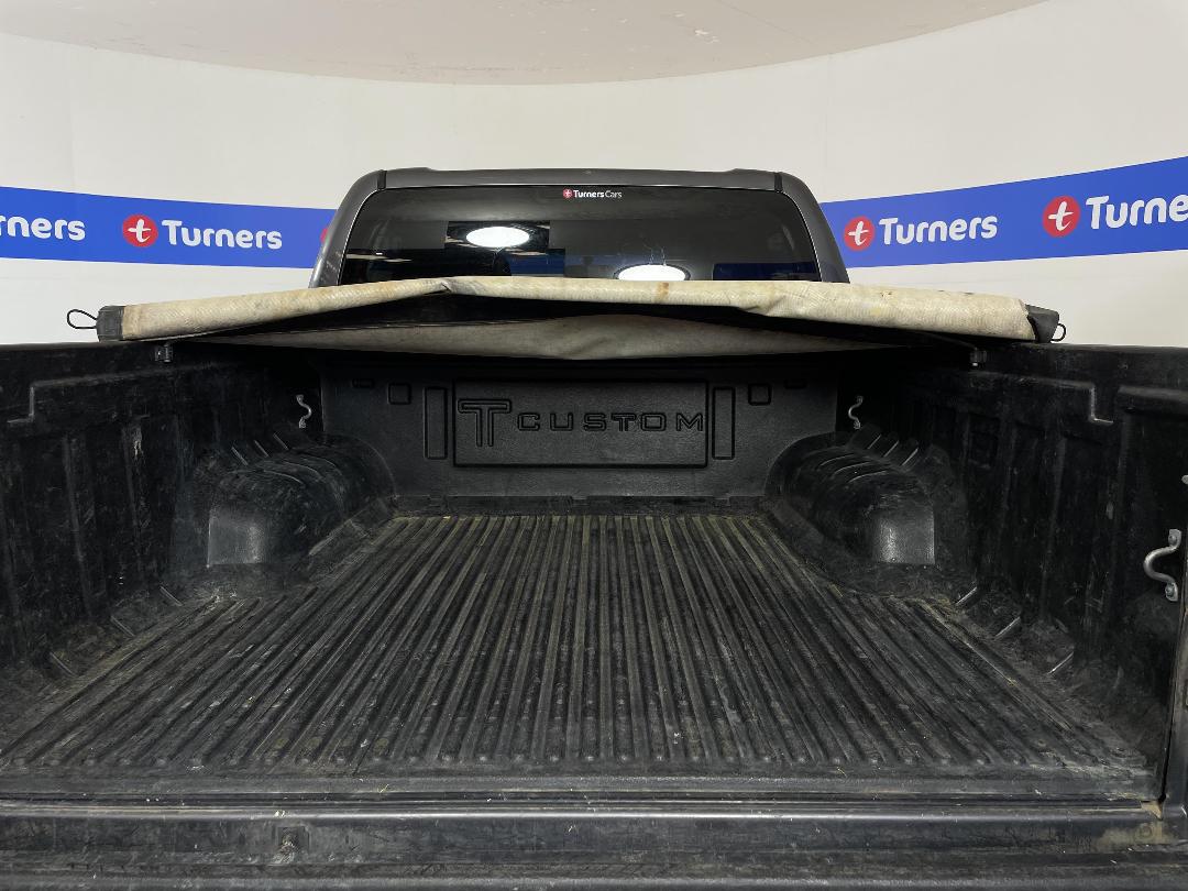 Photo '14' of Toyota Hilux