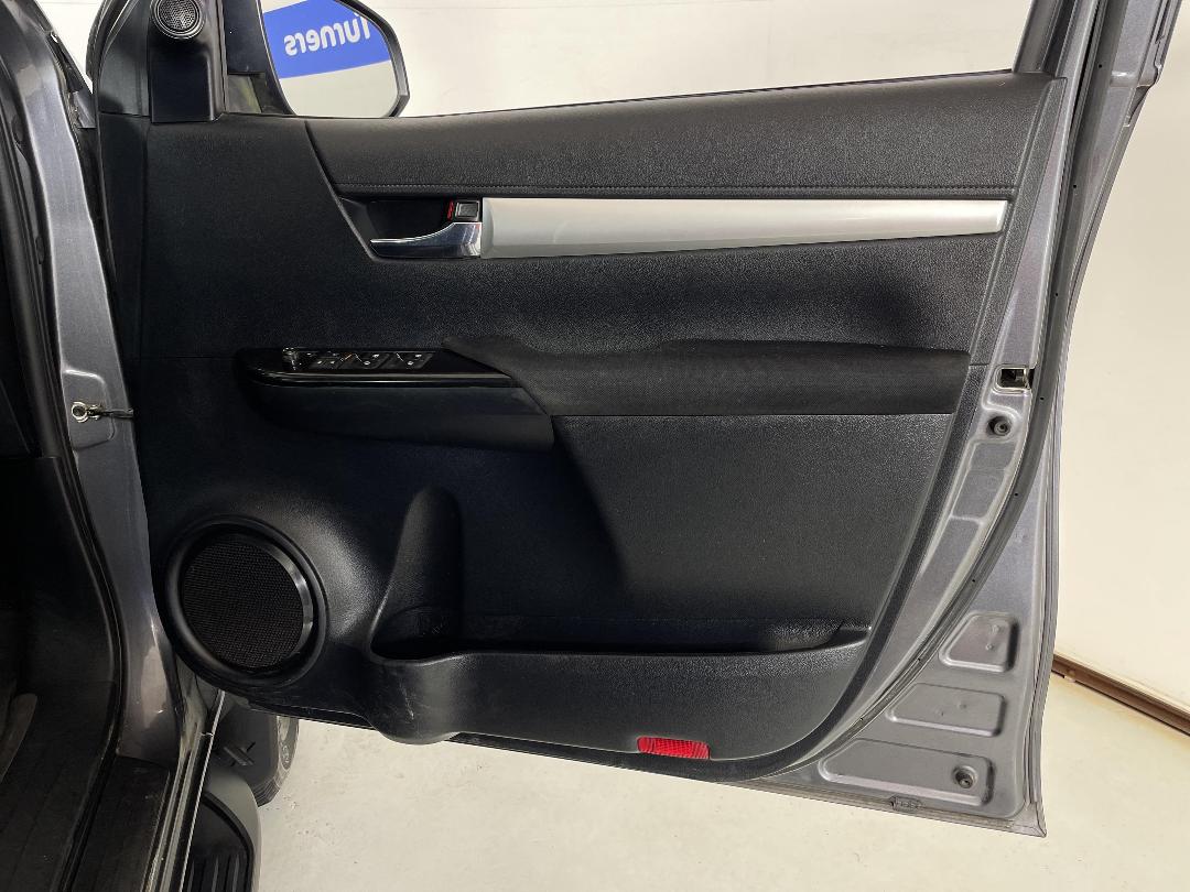 Photo '15' of Toyota Hilux